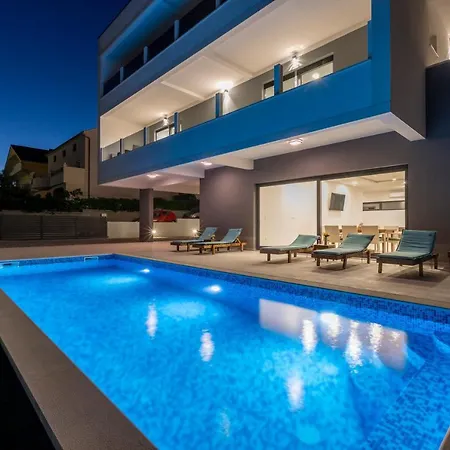 Luxury La Nonna Ana - Heated Pool, Sea View, Near Split Kastela