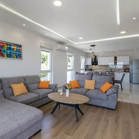 Luxury La Nonna Ana - Heated Pool, Sea View, Near Split Villa *