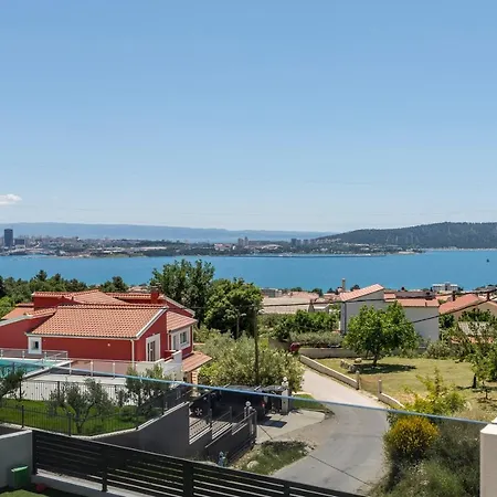 Villa Luxury La Nonna Ana - Heated Pool, Sea View, Near Split Kastela