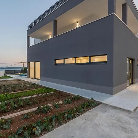 Luxury La Nonna Ana - Heated Pool, Sea View, Near Split Villa Kastela