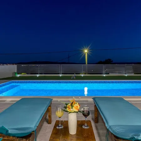 Luxury La Nonna Ana - Heated Pool, Sea View, Near Split Villa *