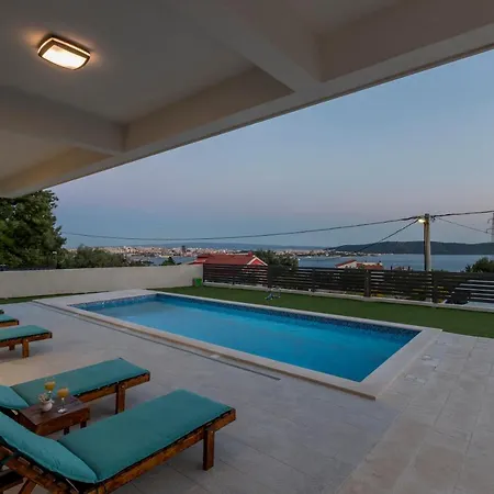 Villa Luxury La Nonna Ana - Heated Pool, Sea View, Near Split *