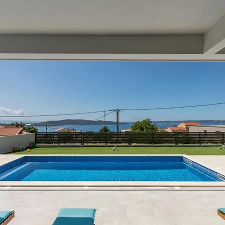 Luxury La Nonna Ana - Heated Pool, Sea View, Near Split * Kaštela