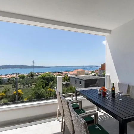 Luxury La Nonna Ana - Heated Pool, Sea View, Near Split Kaštela