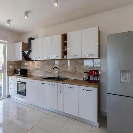 Luxury La Nonna Ana - Heated Pool, Sea View, Near Split Villa *
