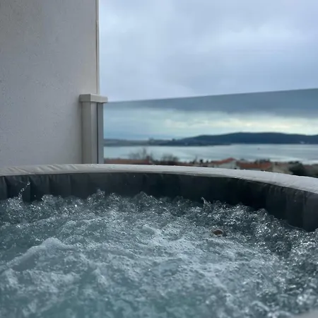 Villa Luxury La Nonna Ana - Heated Pool, Sea View, Near Split Kaštela