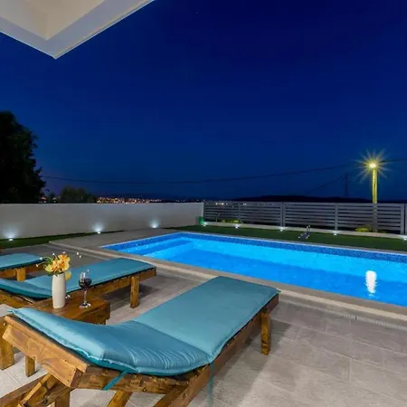 Luxury La Nonna Ana - Heated Pool, Sea View, Near Split