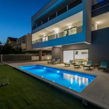 Luxury La Nonna Ana - Heated Pool, Sea View, Near Split Villa *